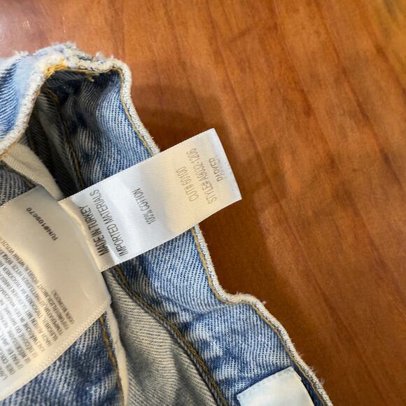 Agolde Women's Shorts 24 Cotton Denim High Rise Distressed Parker A9032 B3-6 - Picture 4 of 6